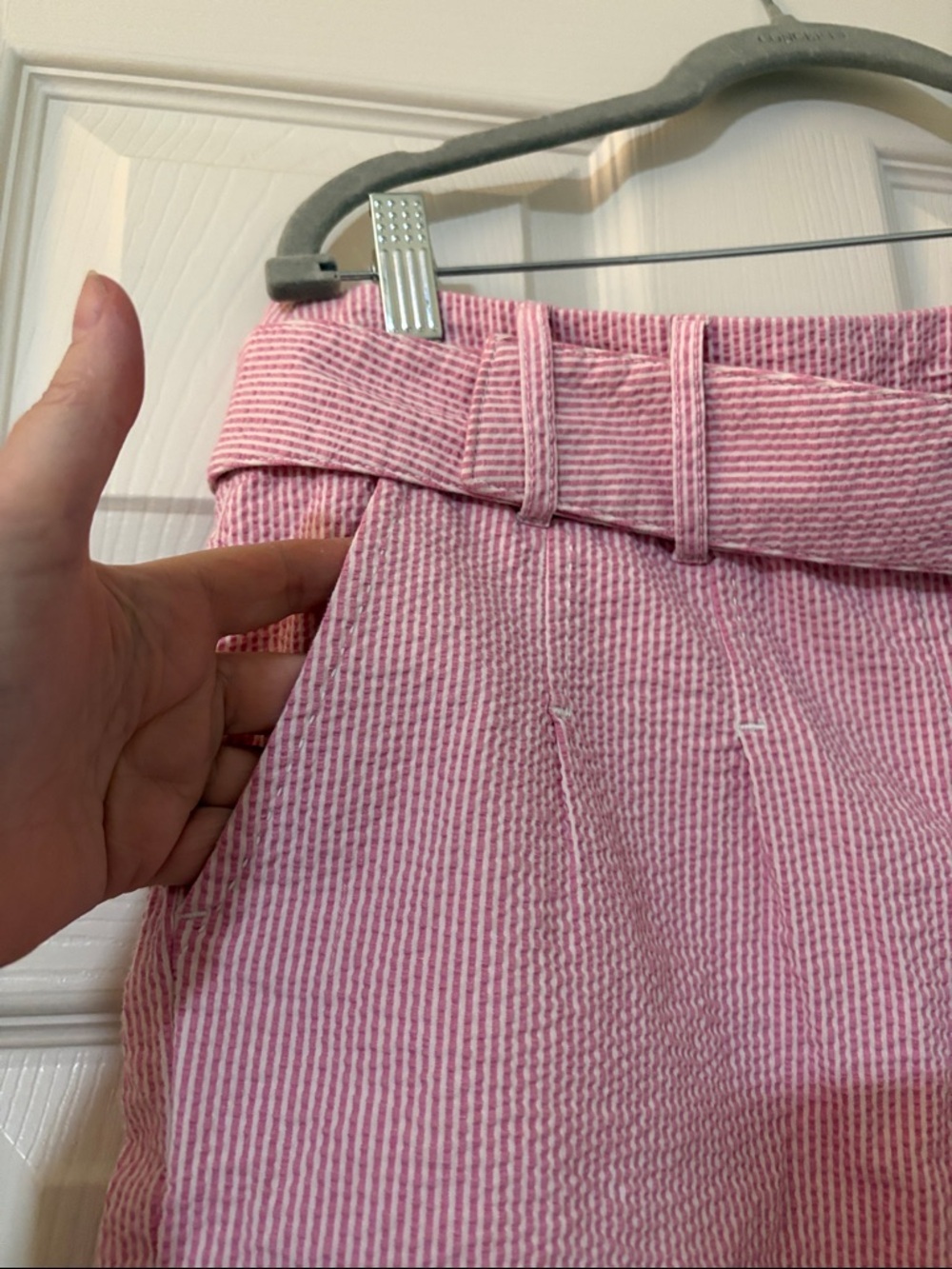 Willi Smith Pink Seersucker High-Waist Belted Shorts Size 8 - Picture 2 of 6